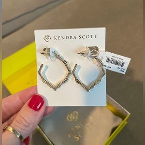 BNWT Kendra Scott Miku Gold Hoop Earrings